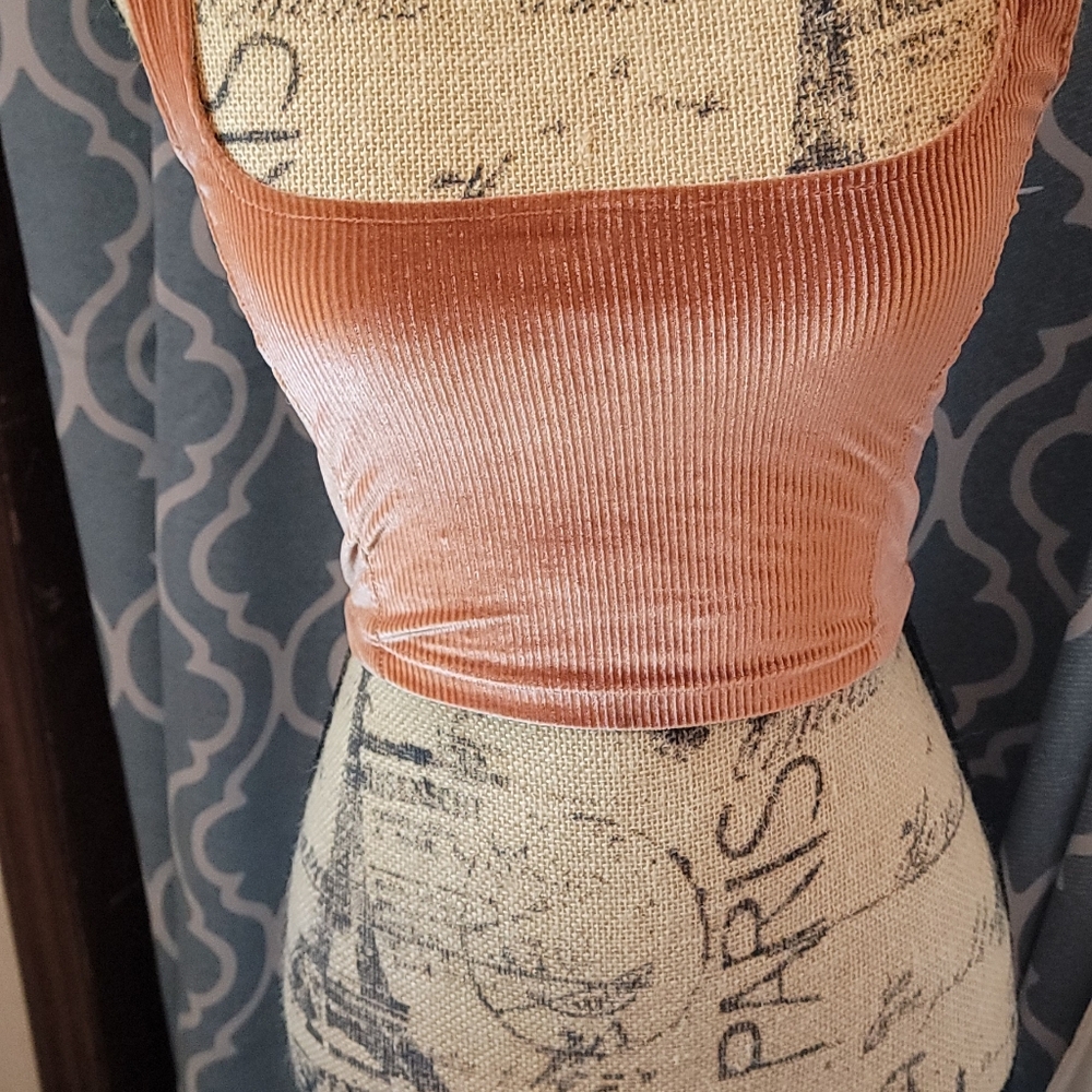 COPY - Urban Outfitters crop top